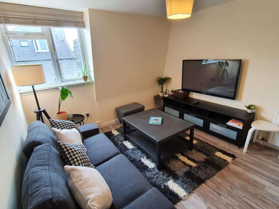 Lovely, Comfortable And Bright 3 Bedroom Top Floor Flat In City Centre Aberdeen Exteriér fotografie