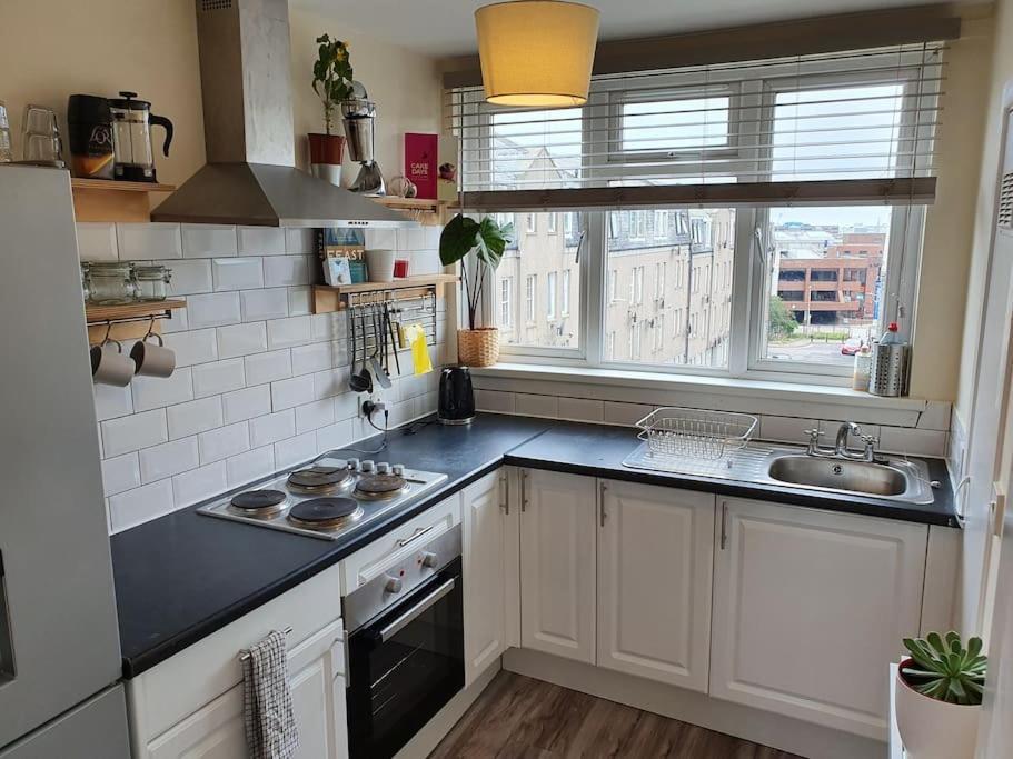 Lovely, Comfortable And Bright 3 Bedroom Top Floor Flat In City Centre Aberdeen Exteriér fotografie